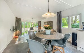 Dining - Awesome home in Beekbergen with WiFi (Beekbergen)