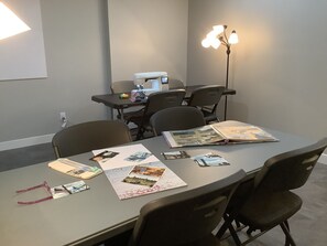 Interior - Modern comfort, small town charm. Room for 
all to visit, rest retreat or create (Center Point)
