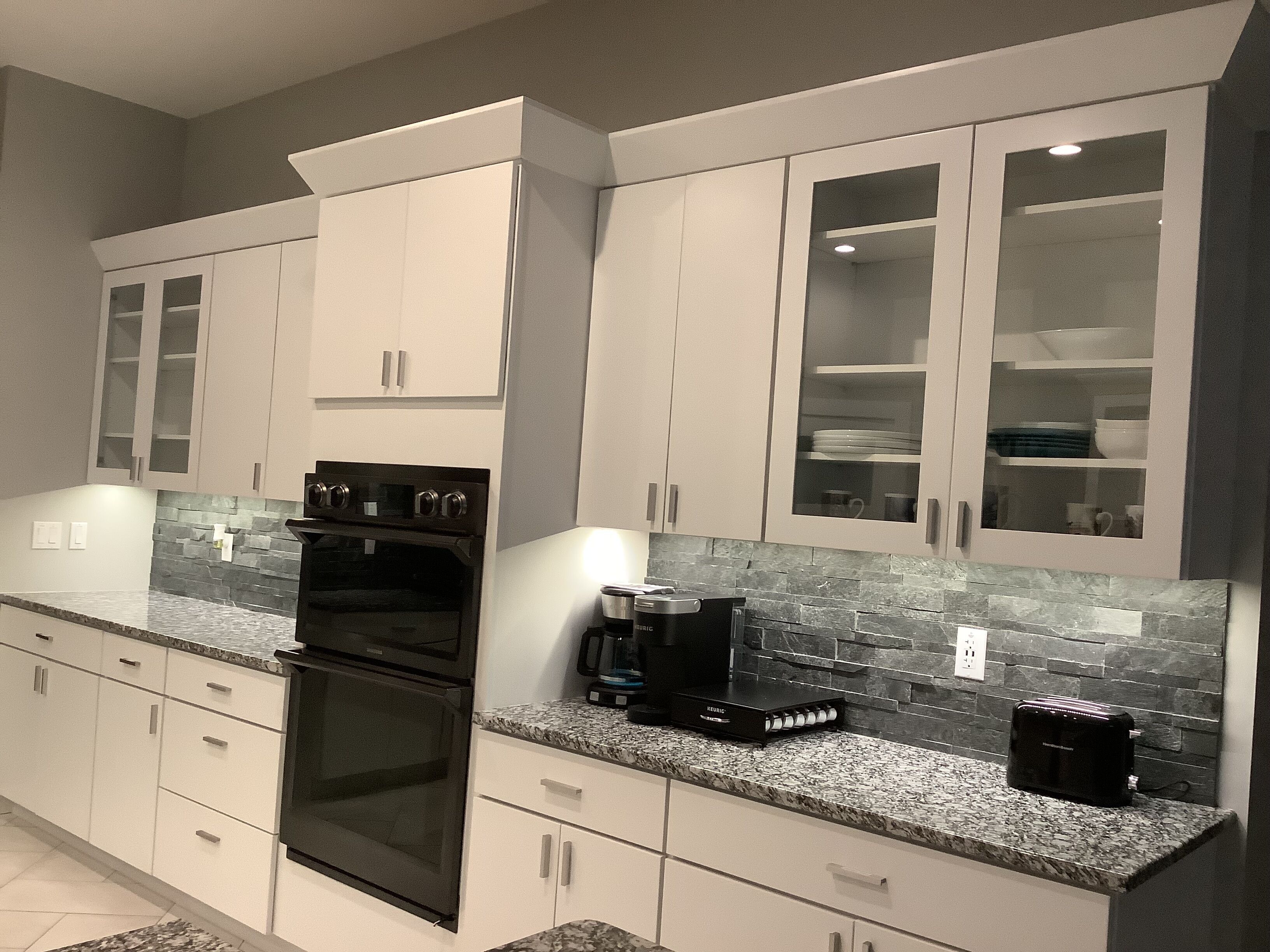 Modern comfort, small town charm. Room for 
all to visit, rest retreat or create