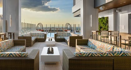 1BD Deluxe/Atlanta Margaritaville - Downtown w/Rooftop Pool and Pool Bar!