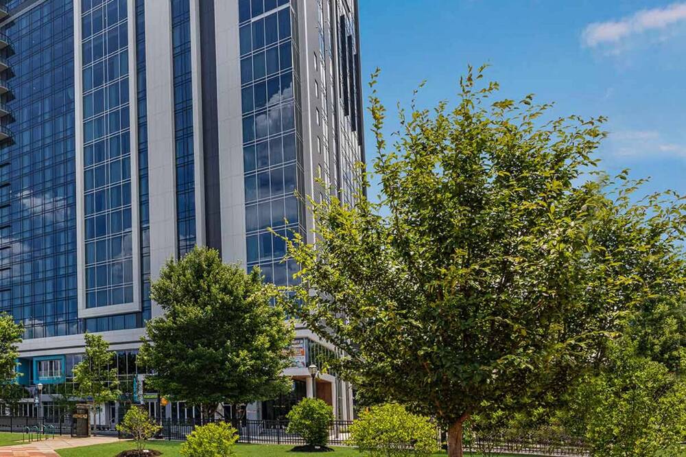 HOT-LANTA 1BD/1BA Luxurious Unit