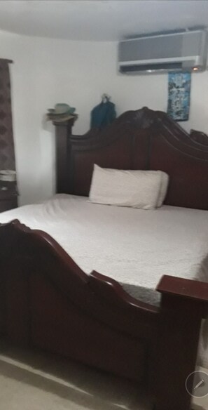Standard Single Room, 1 Bedroom, Non Smoking | Hypo-allergenic bedding, pillowtop beds, free WiFi, bed sheets - Alojamientos Fe (San Cristobal)