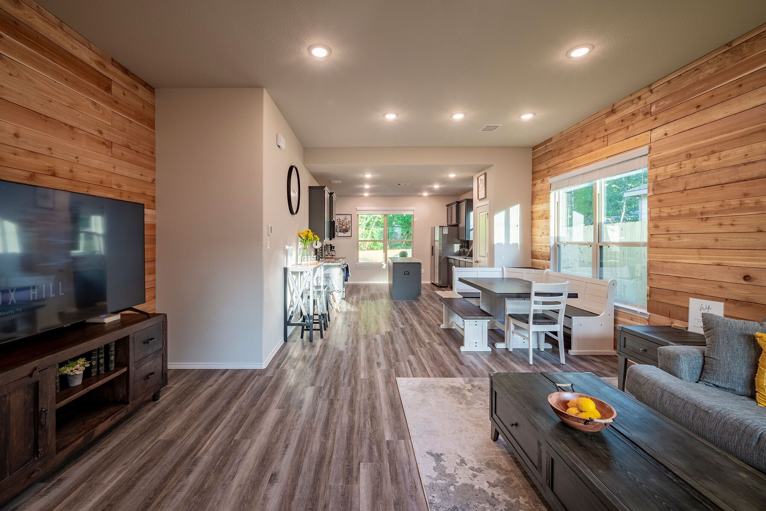 1.5 mi to Lake Conroe with Large Backyard/Covered Patio + Game Garage/Coffee Bar