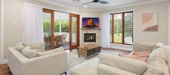 Glasshouse Retreat QLD