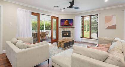 Glasshouse Retreat QLD