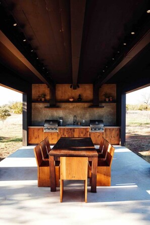 Outdoor dining - Agave Cabin at NowHere (Round Mountain)
