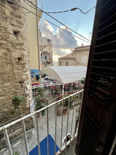 The little house in the hearth of Tropea