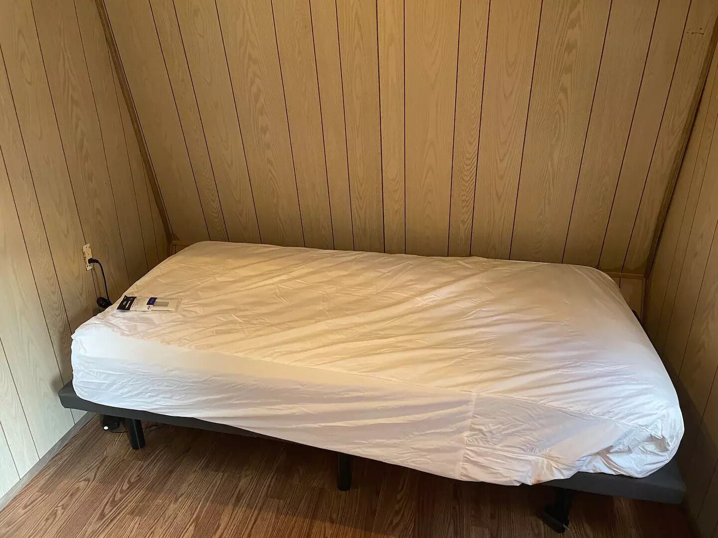 50 Acre Camp Retreat Near Moncove Lake, Sleeps 12+