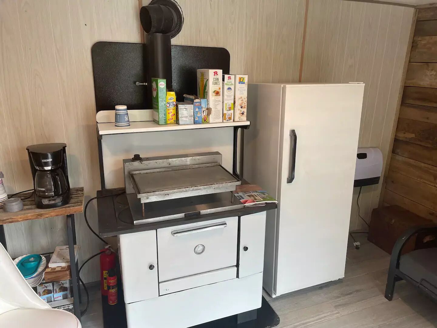 50 Acre Camp Retreat Near Moncove Lake, Sleeps 12+