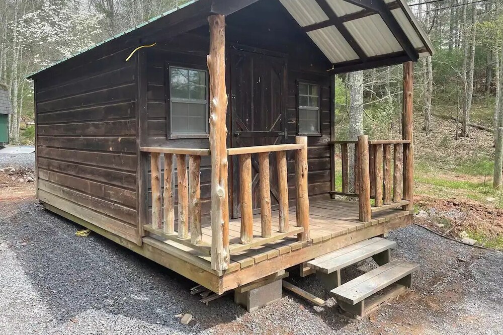 50 Acre Camp Retreat Near Moncove Lake, Sleeps 12+