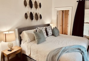 3 chambres, bureau, fer et planche à repasser, accès au Wi-Fi (inclus)