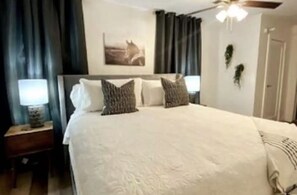 3 bedrooms, desk, iron/ironing board, free WiFi