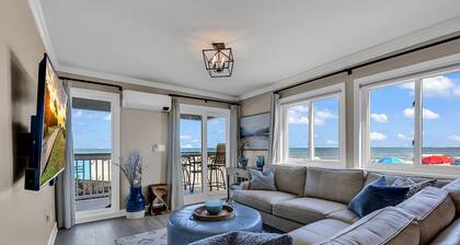 Panoramic oceanfront views, ground floor luxury renovation next to Ocean Annie’s