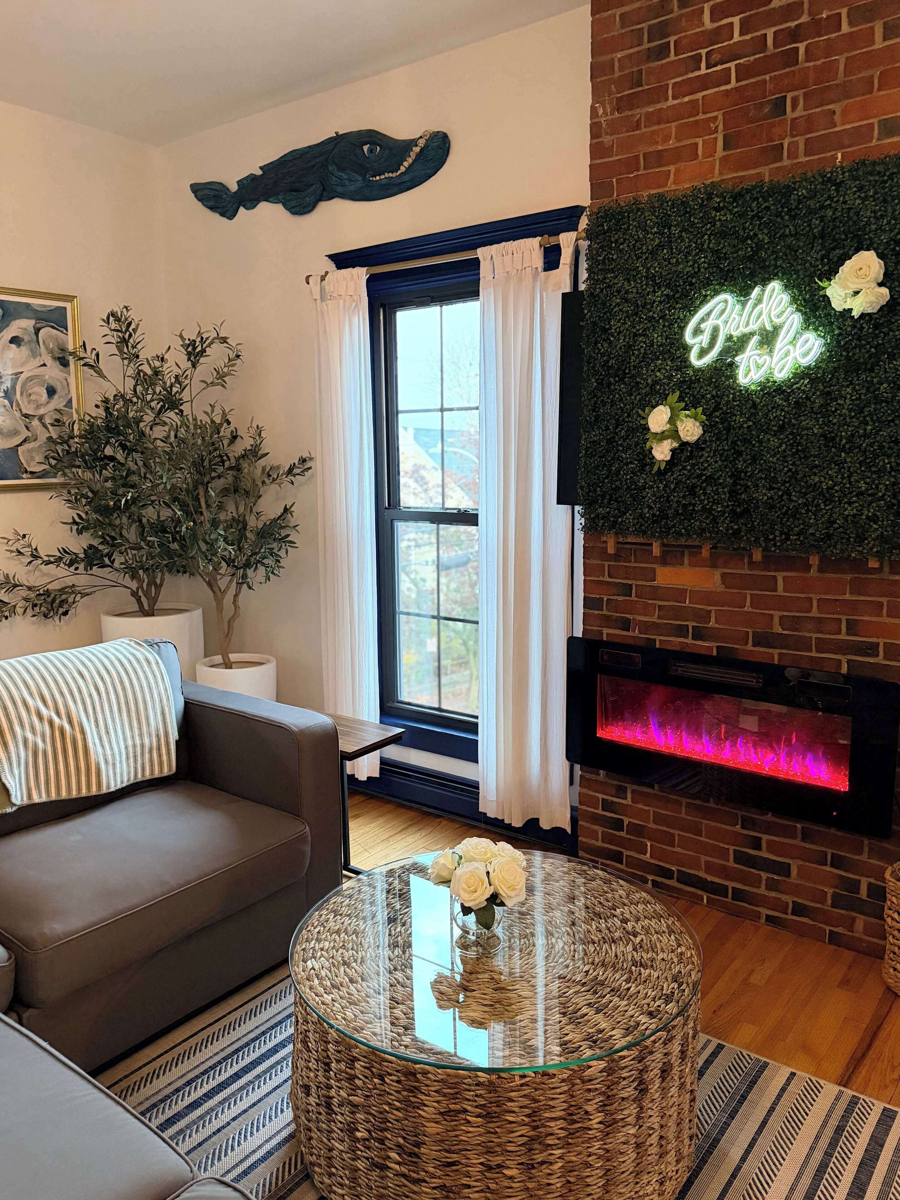 TV, peis og kontorer