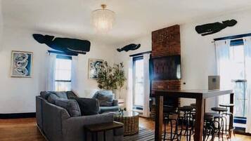 TV, fireplace, offices
