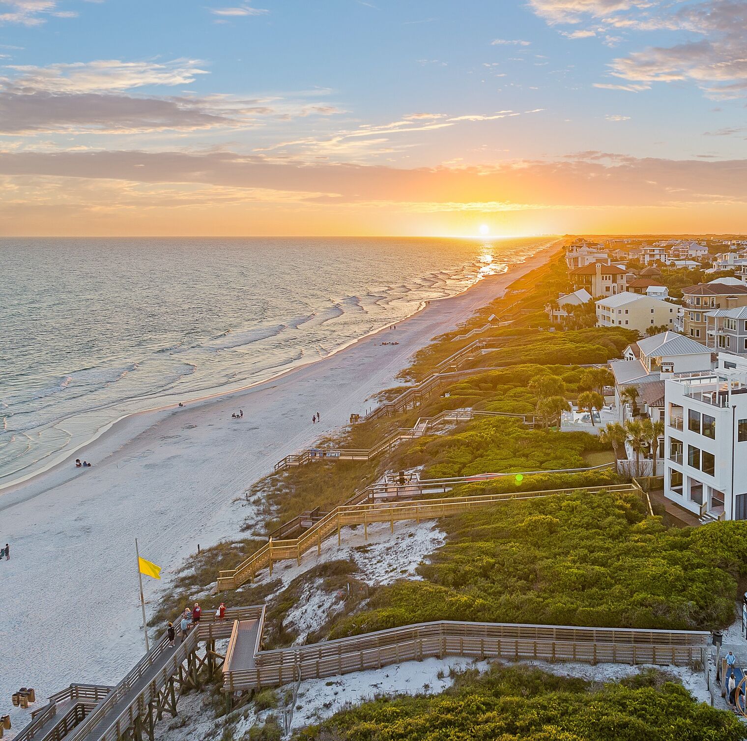 Seawalk Sanctuary | Beachfront | Rooftop Pool | Elevator | Free Deep Sea Fishing