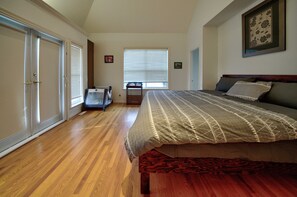 5 sovrum, skrivbord, resesäng och wi-fi