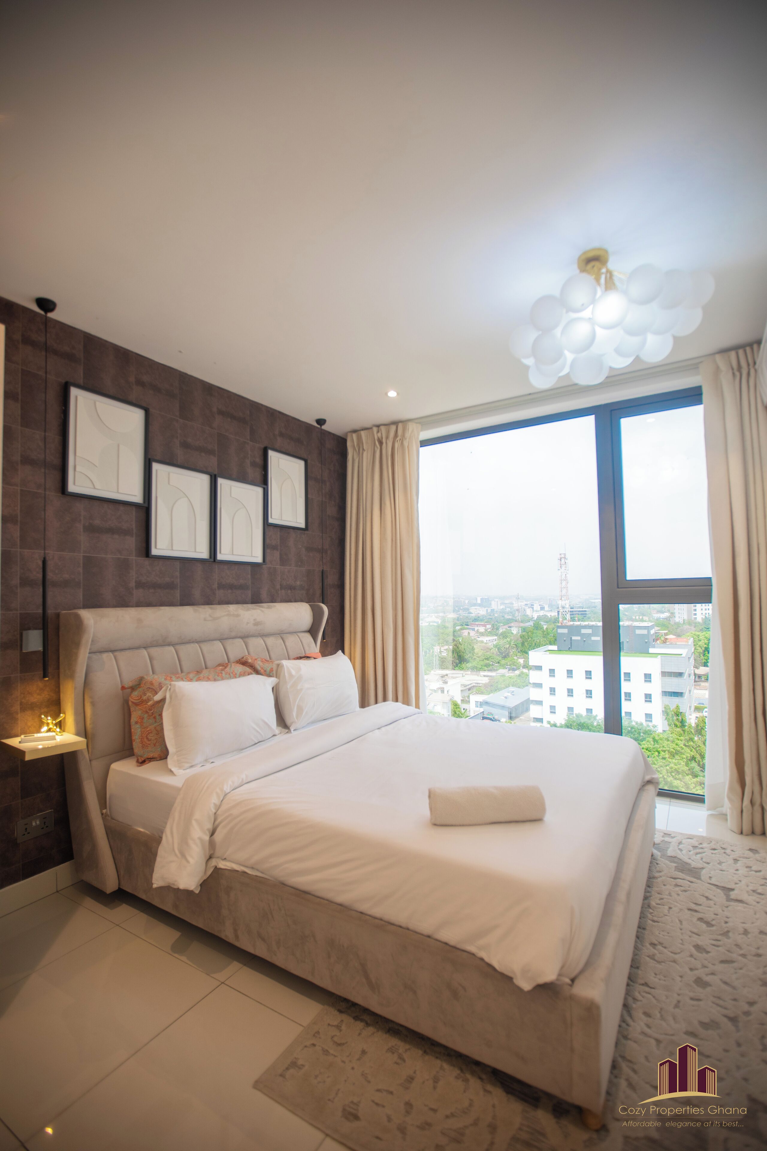 Penthouse Eksklusif | Seprai premium, selimut bulu angsa, dan didekorasi berbeda-beda