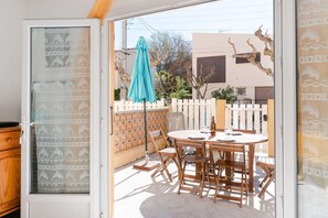 تناول الطعام بالخارج