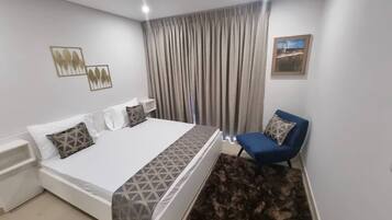 Comfort Apartment | Iron/ironing board, WiFi (free), bed sheets