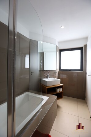 Premium Apartment, 2 Bedrooms, Accessible | Bathroom - Riviera Cozy Residence  (Accra)