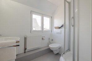 Hårføner og håndklær