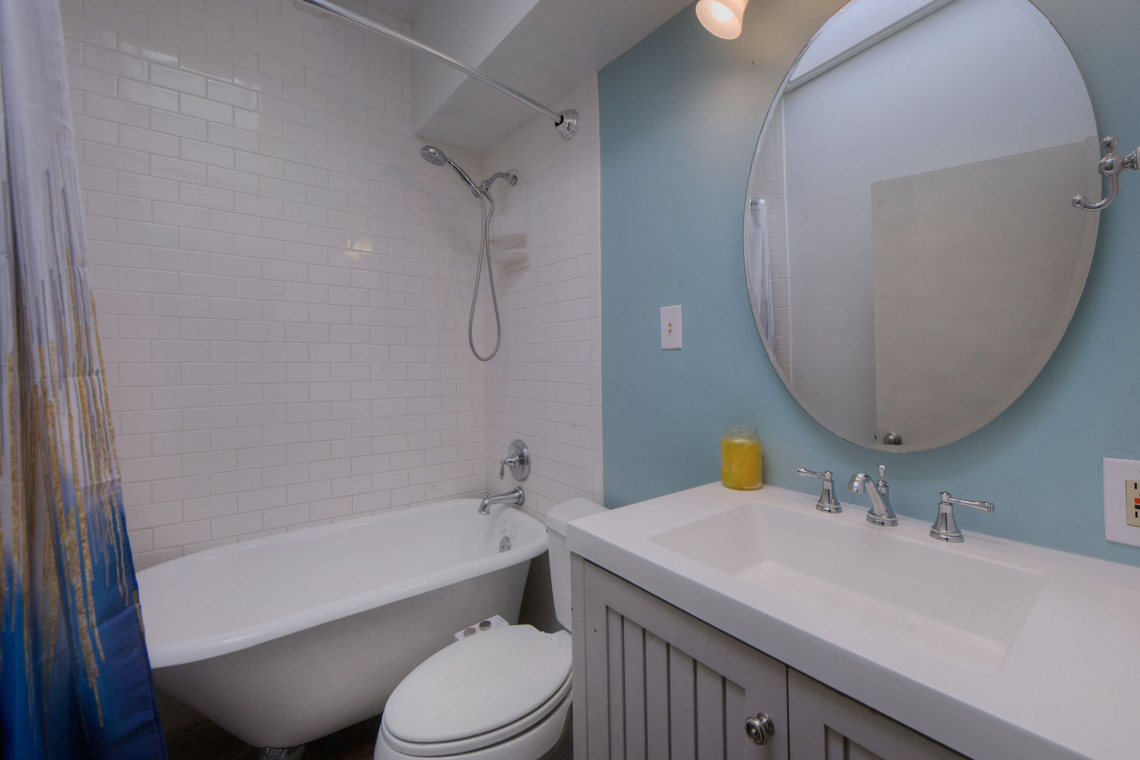 Beautiful, Modern Family Oasis