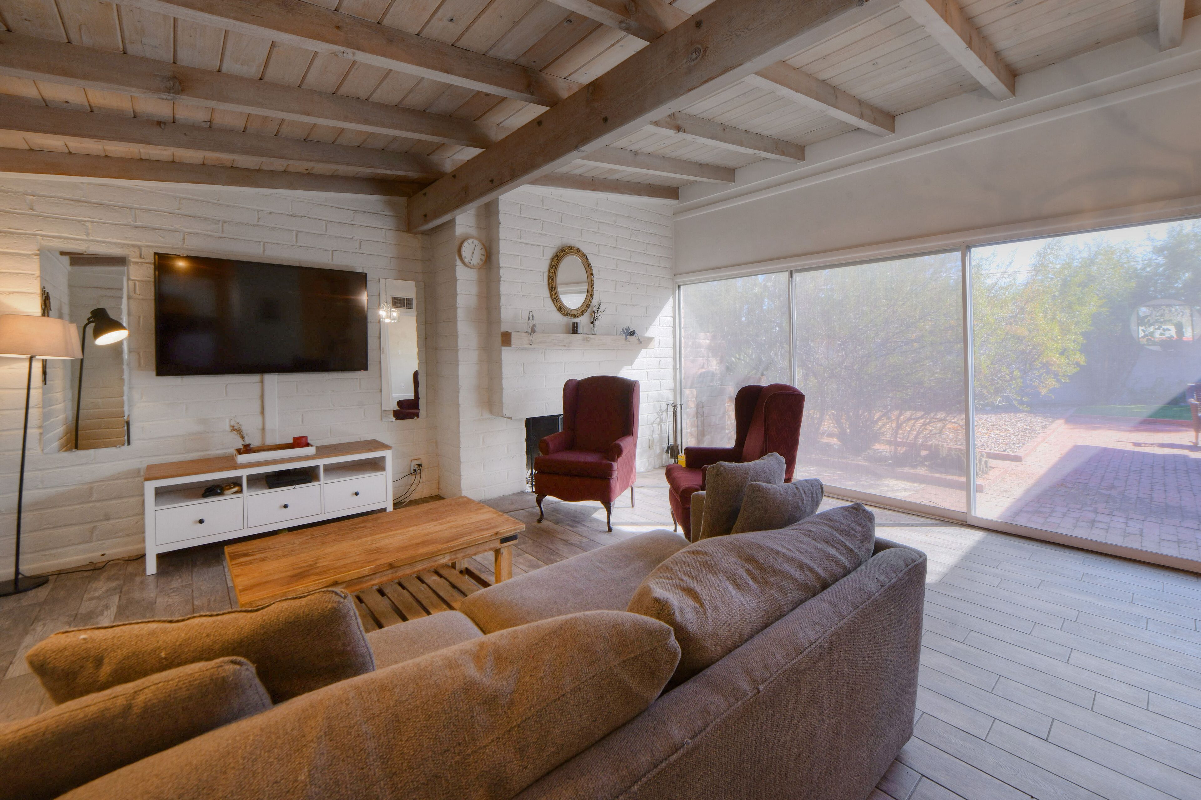 Beautiful, Modern Family Oasis