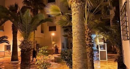 Luxurious secure apartment free parking