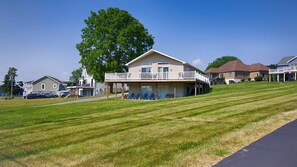 Exterior - Sunset Escape: Stunning Seneca Lake Sunsets! (Romulus)