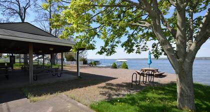 Sunset Escape: Stunning Seneca Lake Sunsets!