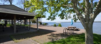 Sunset Escape: Stunning Seneca Lake Sunsets!