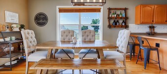 Sunset Escape: Stunning Seneca Lake Sunsets!