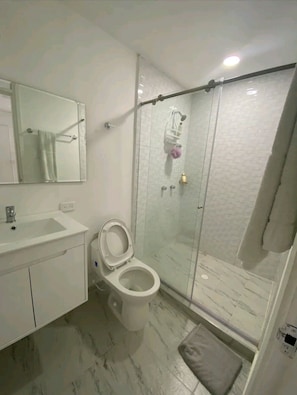 Panoramic Apartment | Bathroom | Bathtub, towels - Vista panorámica en Cartagena (Cartagena)