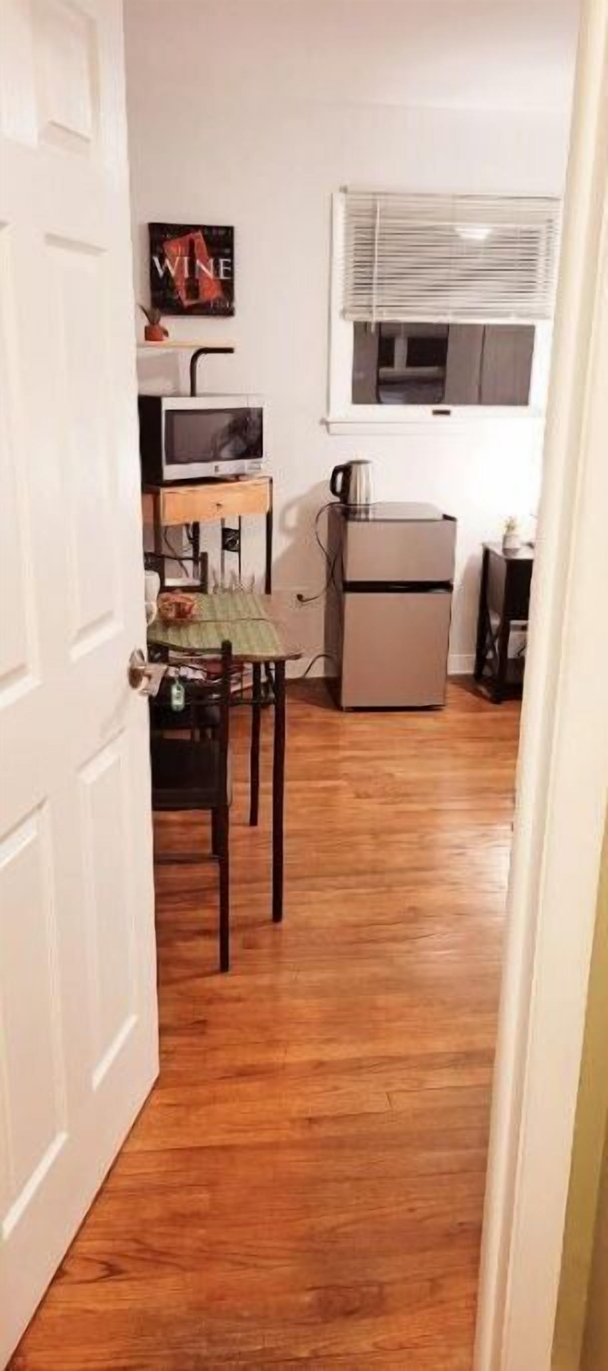 Cozy and Peaceful Near Mall, Hospital Public Transportation