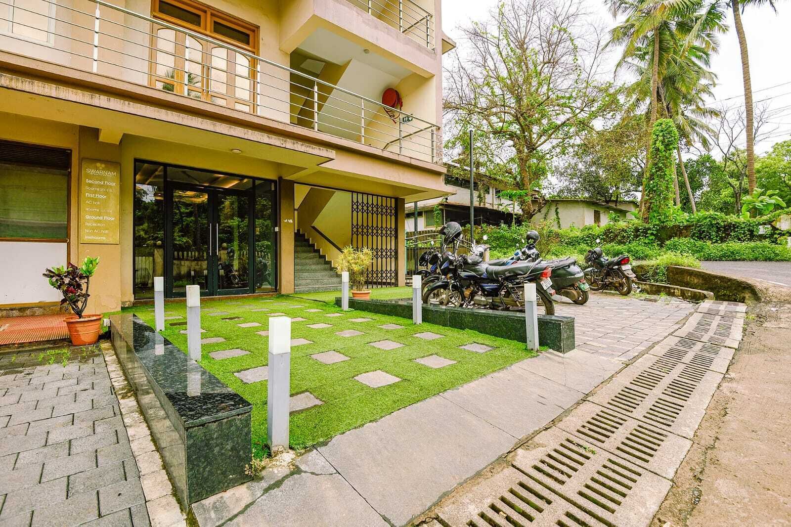 숙박 시설 정면