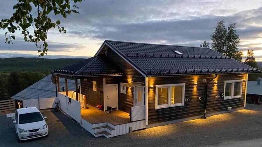 Large 8-9-bed Central Ski Innout House in Hemavan