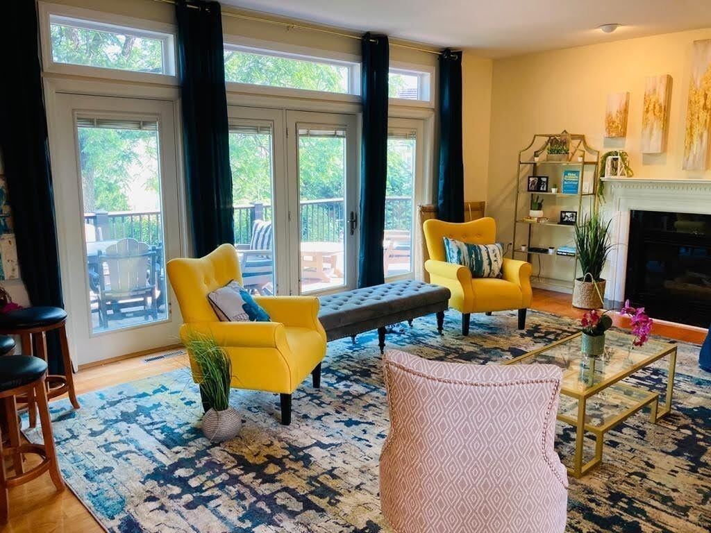 Serene Mansion Style Home in an Upscale Neighborhood close to Penn State 