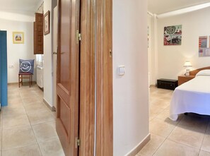 2 bedrooms, iron/ironing board, Internet, bed sheets - CENTRIC APARTMENT with POOL in TOSSA 2 (Tossa de Mar)
