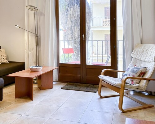 CENTRIC APARTMENT with POOL in TOSSA 2