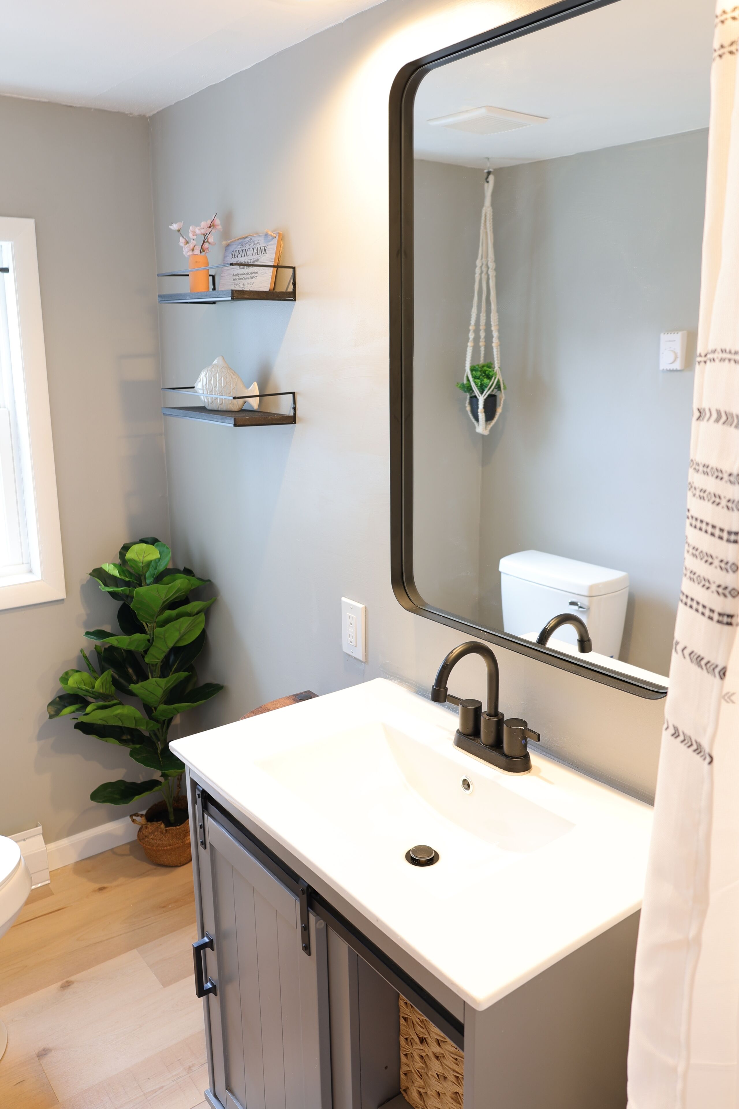 Shower, bidet, towels, soap