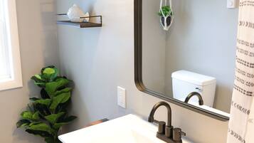 Shower, bidet, towels, soap