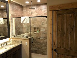 Shower, jetted bath, hair dryer, towels