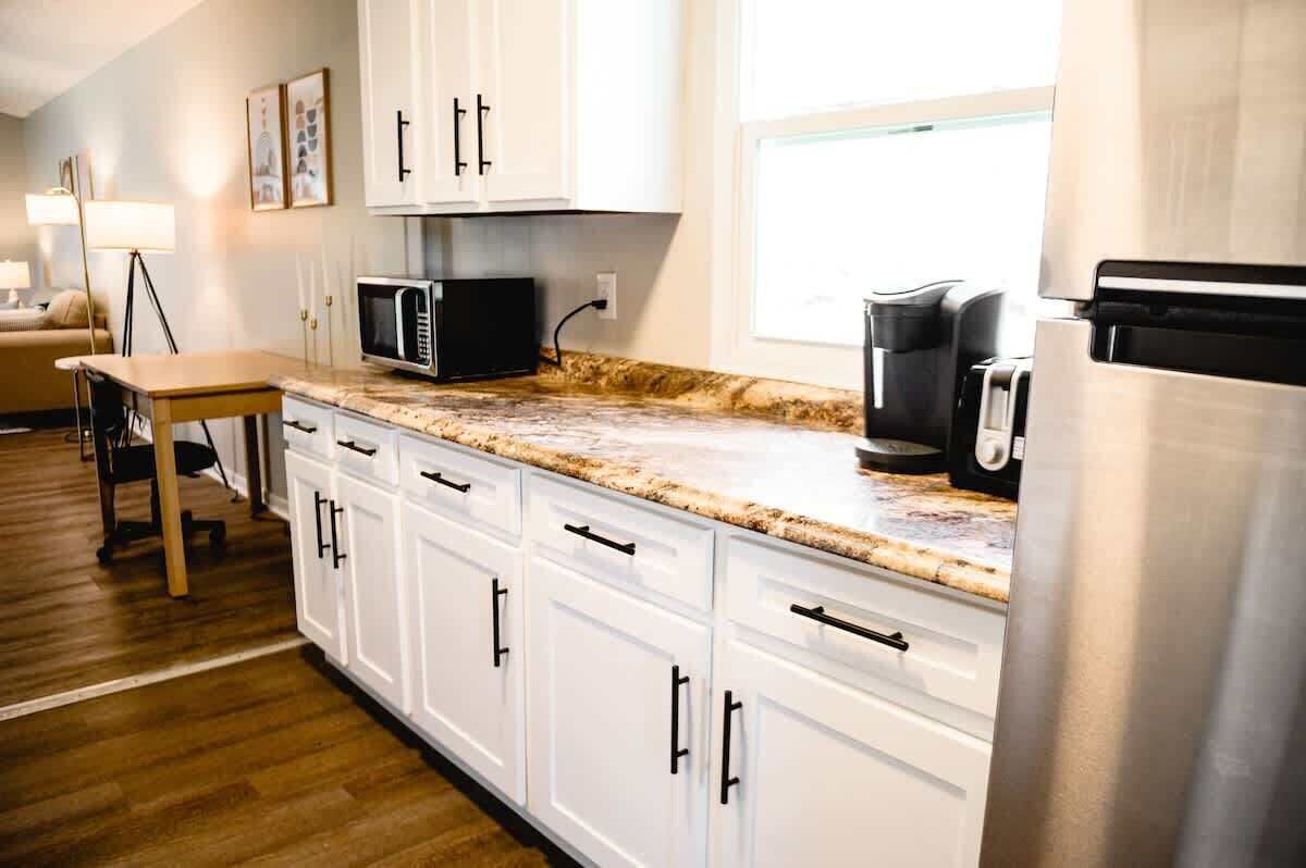 ثلاجة، ميكروويف، فرن، موقد طهي مسطح