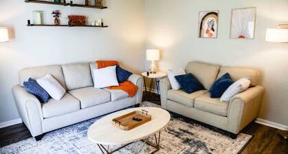 Urban Cottage:Homey & Convenient