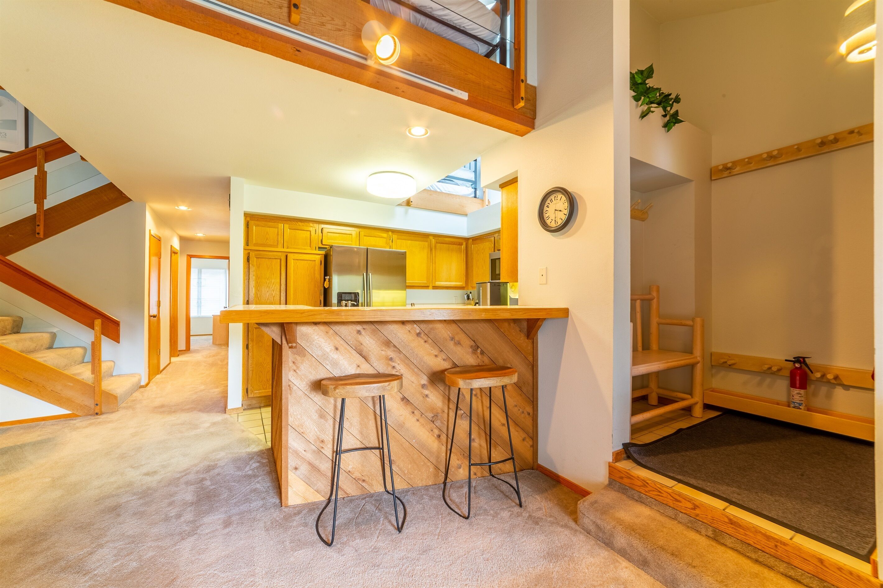 Clean and Modern Snowcreek IV on the Meadow (2 BR+Loft, RARE 3 Bath) New BBQ!