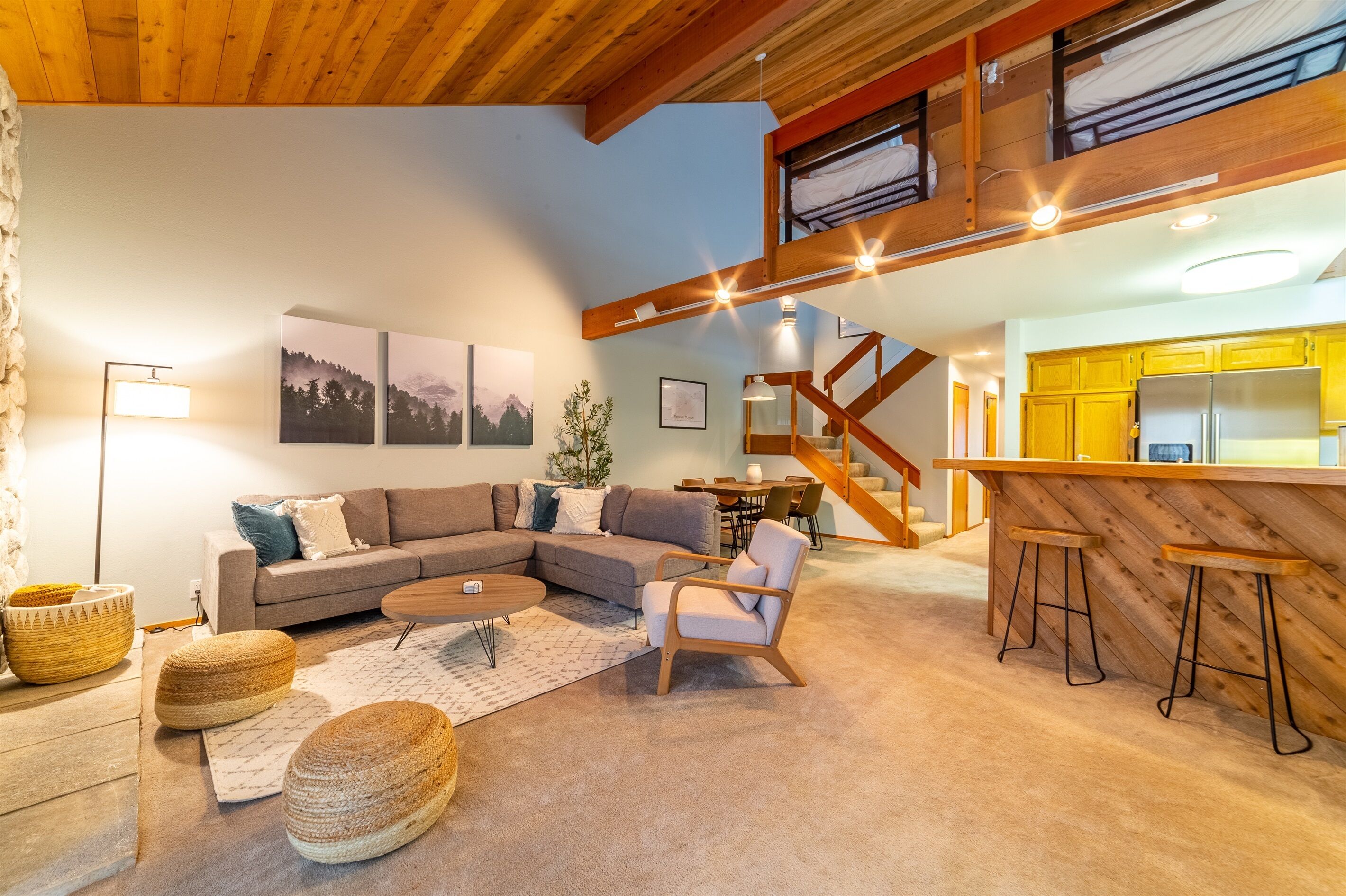 Clean and Modern Snowcreek IV on the Meadow (2 BR+Loft, RARE 3 Bath) New BBQ!