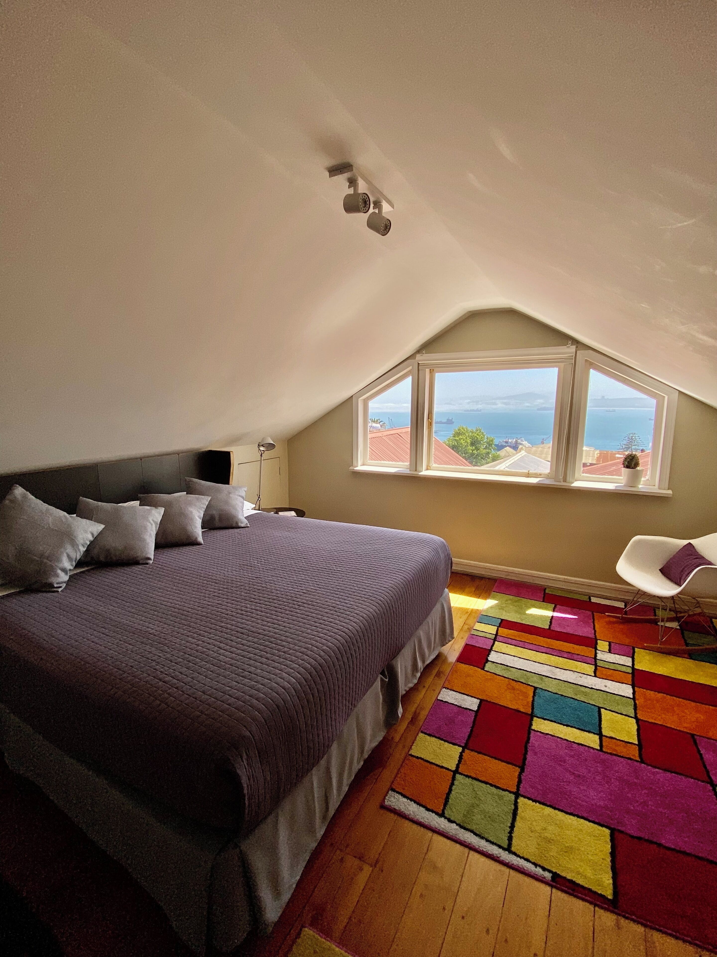 Phòng đôi tiện nghi đơn giản | Phòng cách âm, truy cập Internet không dây miễn phí, bộ trải giường 