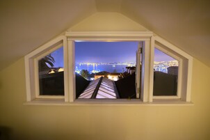 Premium Double Room | Soundproofing, free WiFi, bed sheets