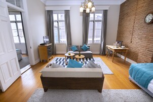 Suite Premium | 1 dormitorio, sistema de insonorización, wifi gratis y ropa de cama